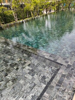 หินปูสระว่ายน้ำ Silver Grey สวยหรู ดูมีมิติ