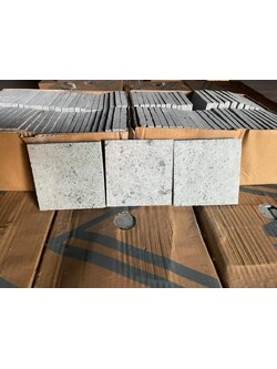 หินปูสระว่ายน้ำ Green Sukabumi บ้านพักอาศัย จ.กระบี่