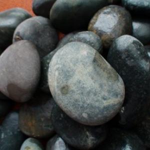 หินแม่น้ำ