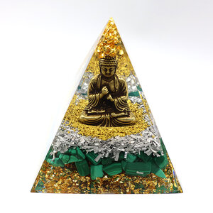 #พีระมิดคริสตัลกรวดอีพ็อกซี่ หินมาลาไคต์(Malachite)