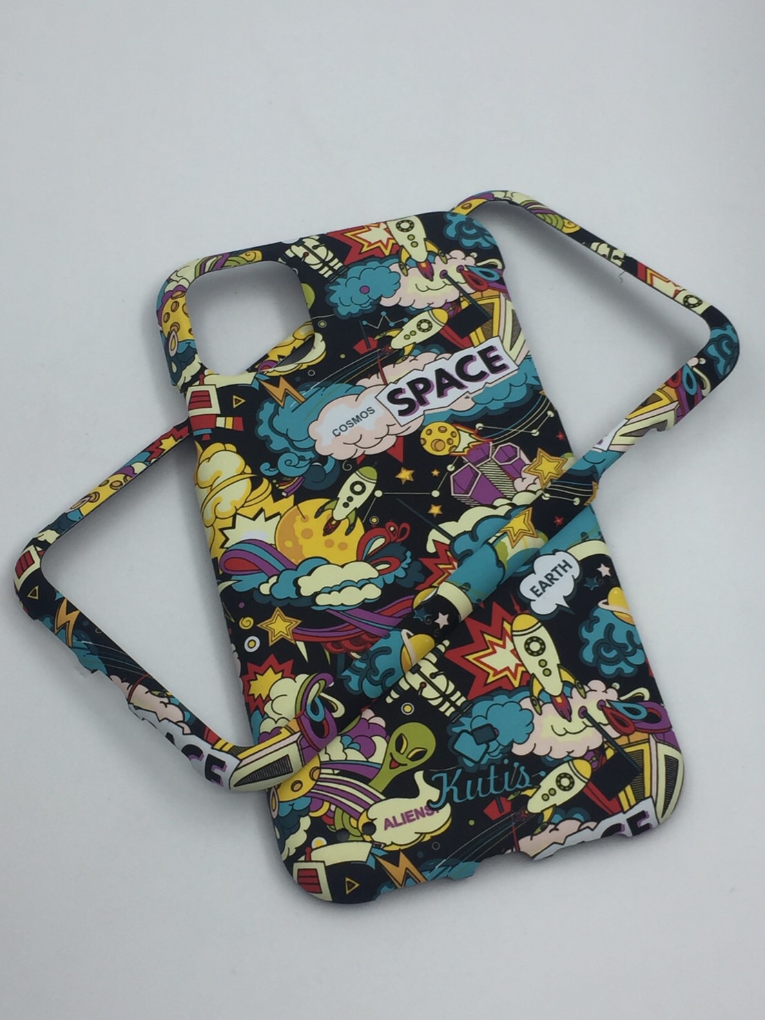 เคสคูทิส(Kutis)เคสไอโฟน11G(ลายSpace)มาใหม่ เคสประกบหน้า-หลัง เคสเรืองแสง เคสลายวินเทจ ร้านSuperhero Klongthom