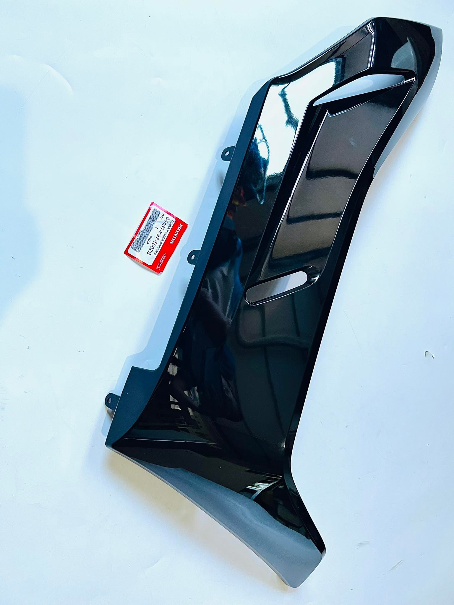 ครอบใต้ท้องรถpcx-150 all new แท้ศูนย์ สีดำ เฉพาะด้านขวา