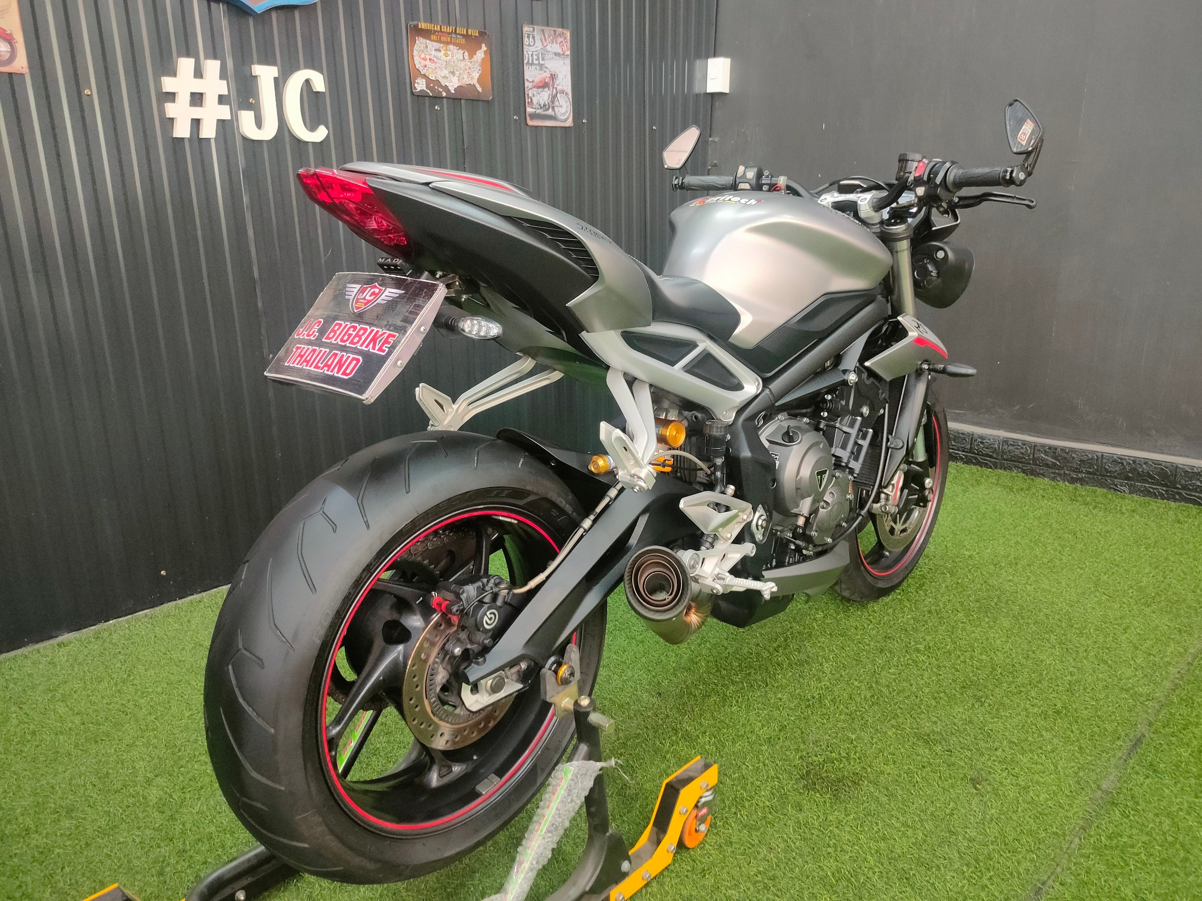 🏍💨 ที่สุดใน Naked คลาส 800 จากแดนผู้ดี 🤗 🇬🇧 Triumph 🇬🇧 Street Triple 765 RS รถออกปี 2019