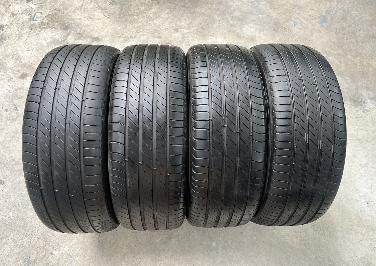 ✨ล้อแม็กพร้อมยาง✨Toyota Corolla Cross ขอบ 18 เทาหน้าเงา💖สภาพสวย💖