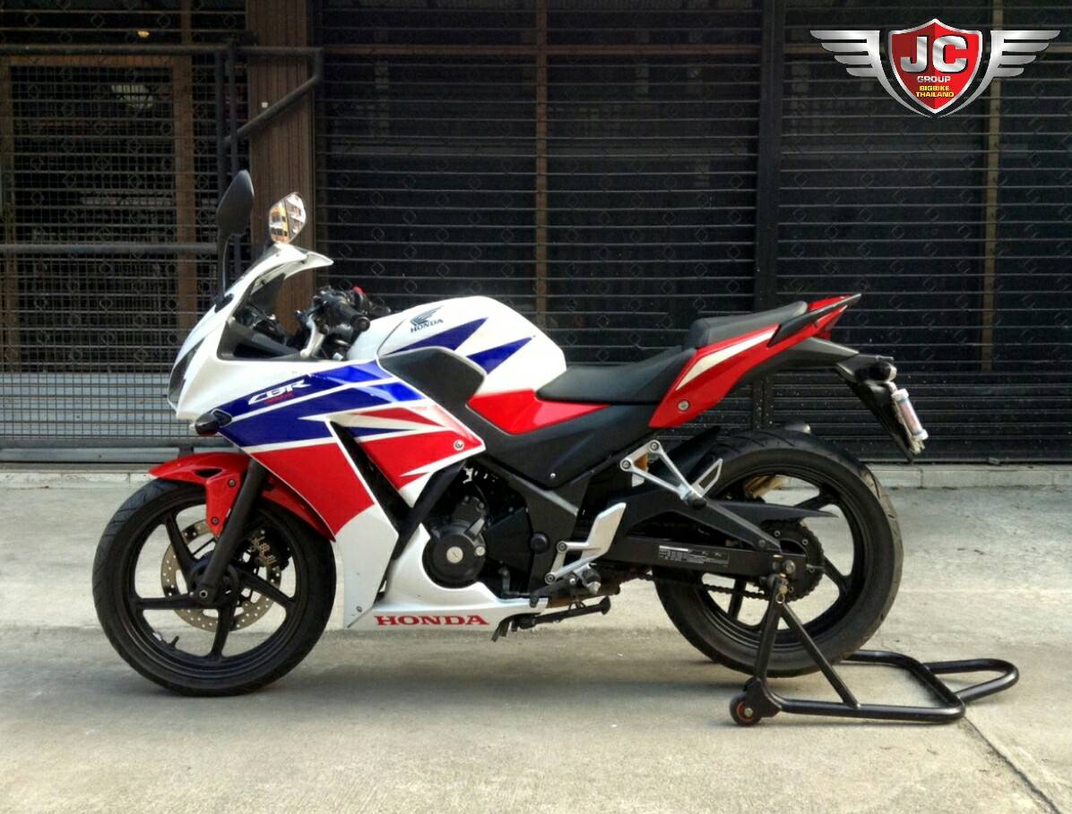 CBR300abs รถบ้านมือเดียว เครื่องเดิม ใช้งานน้อย สี TRI-COLOUR
