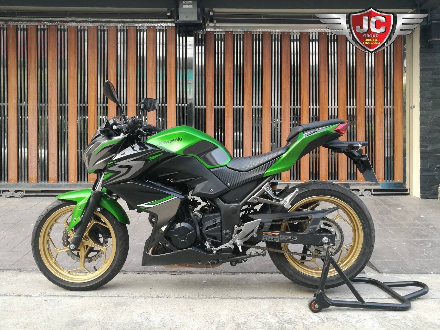 ดาวน์500 ออกรถได้เลย! Z300 รถบ้านแท้มือเดียว ประวัติดีไม่มีล้ม วิ่งน้อยหมื่นกว่าโลแท้