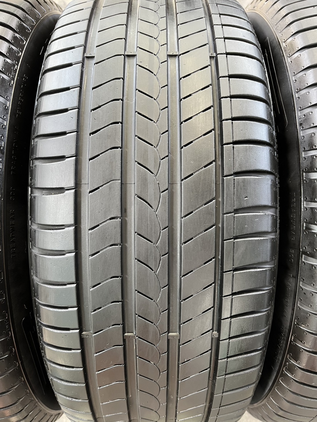 ✨ยาง✨215-55-16 Pirelli♨️ปี 24♨️สภาพสวย