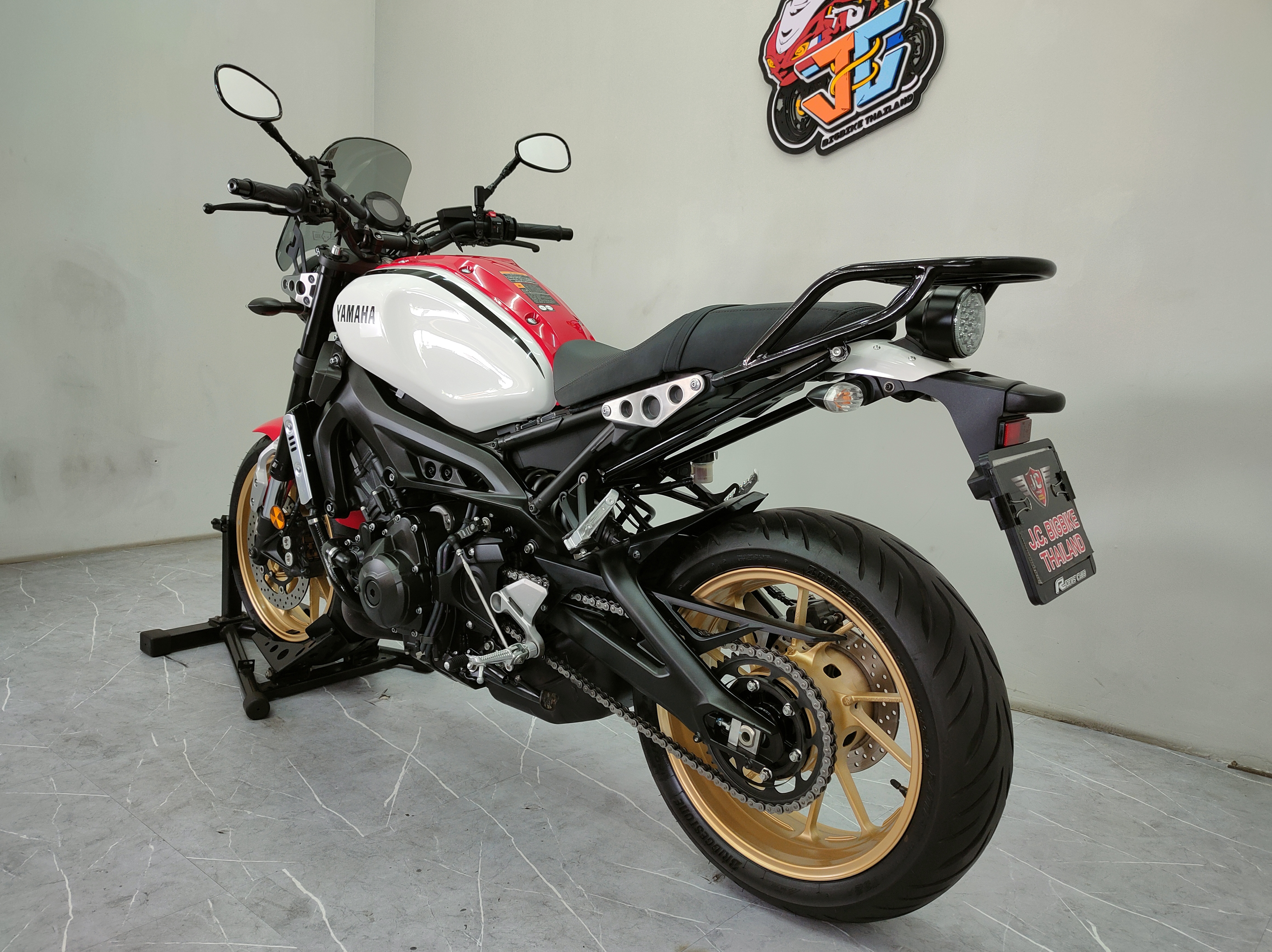 โป๊ะ💥 จัดคันนี้ไปหายห่วงแน่นอน YAMAHA XSR900 จดปี 22 โมเดล20 "Retro Classic" . . . พร้อมประกันชั้น1️⃣ คุ้มๆ จบๆ ออกรถเพียง 12600 เท่านั้น⁉️(กรณีผ่อนเท่านั้น)