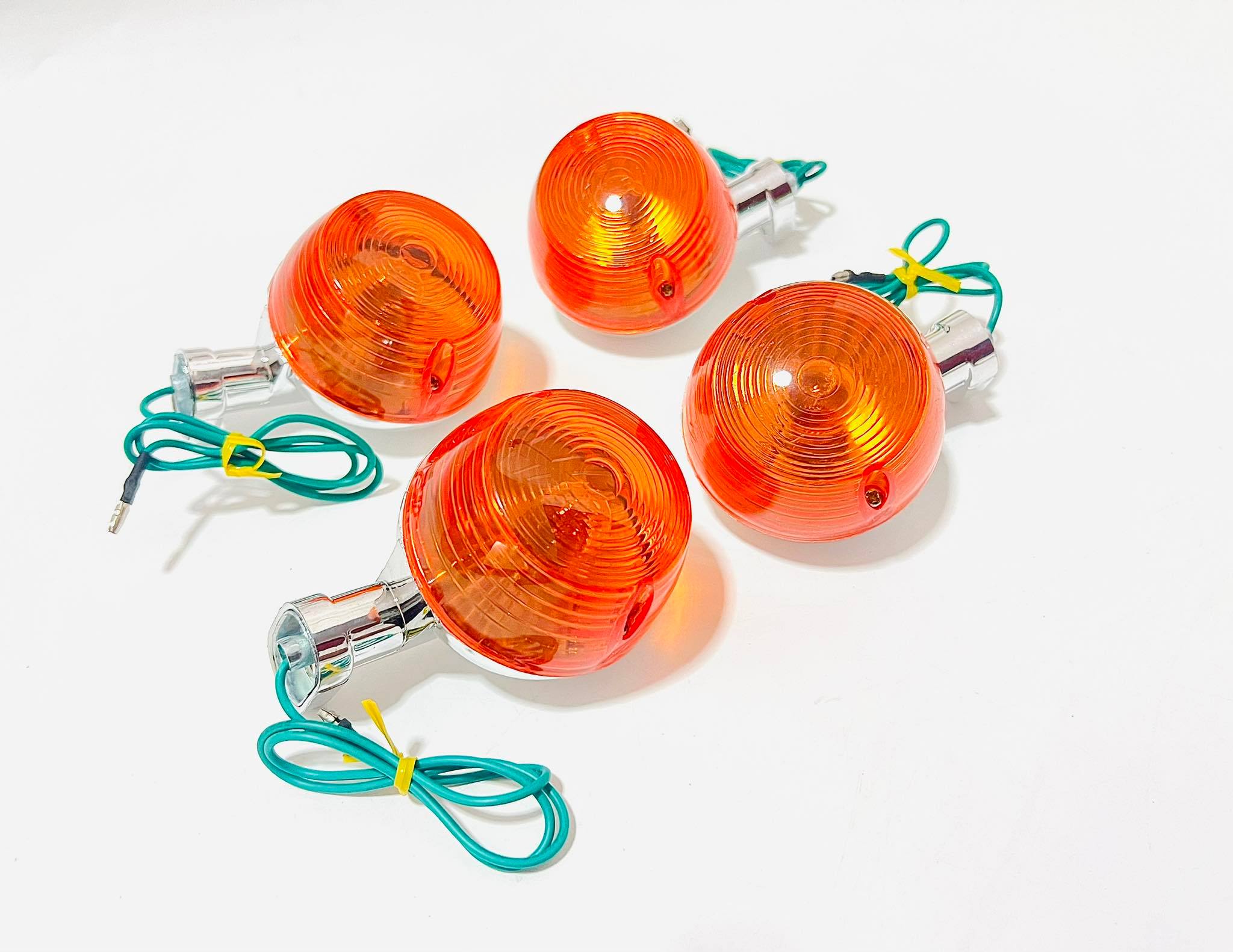 ไฟเลี้ยวชาลี แบบเดิม พลาสติก มีจาน RAC บ17