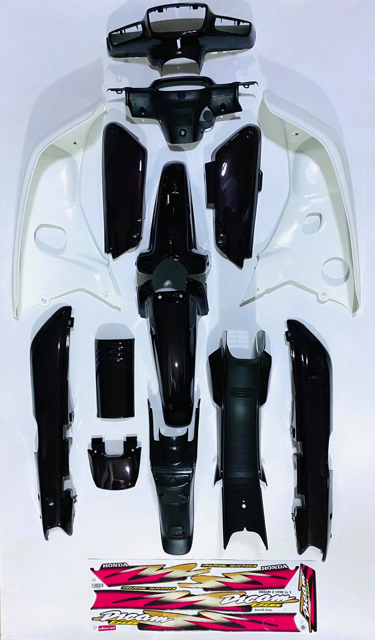 ชุดสีดรีมc100nสีแดง/สีดำ/เขียวเข้ม/มังคุด/น้ำเงินเงา รุ่นบังลมขาว พร้อมสติ๊กเกอร์