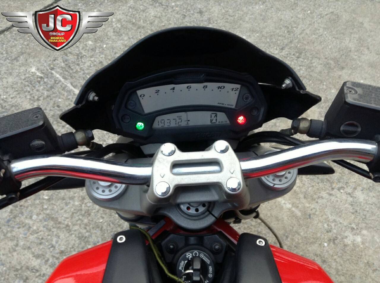 "รถก็โคตรแรง โปรก็ต้องแรง"DUCATI Monster795 เครื่องยนต์ 2 สูบคลาส 800 cc.