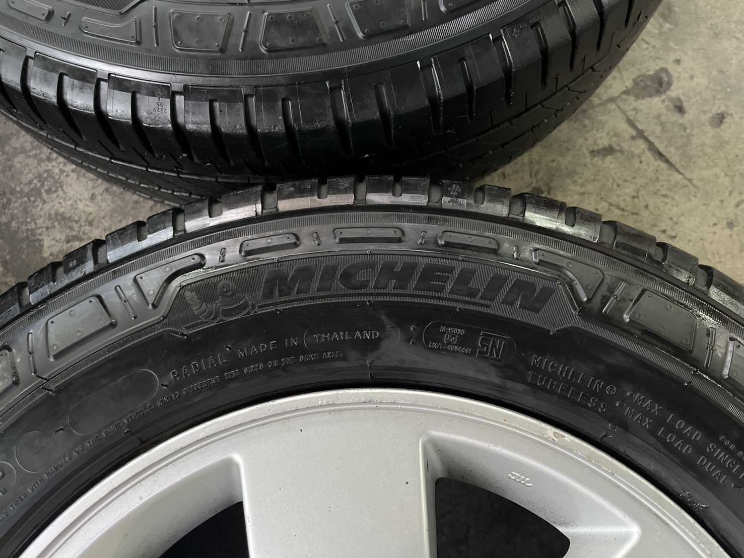 ✨ล้อแม็ก 6รู139✨Toyota ขอบ 15 พร้อมยาง 205-70-15 Michelin💥ปี 22💥