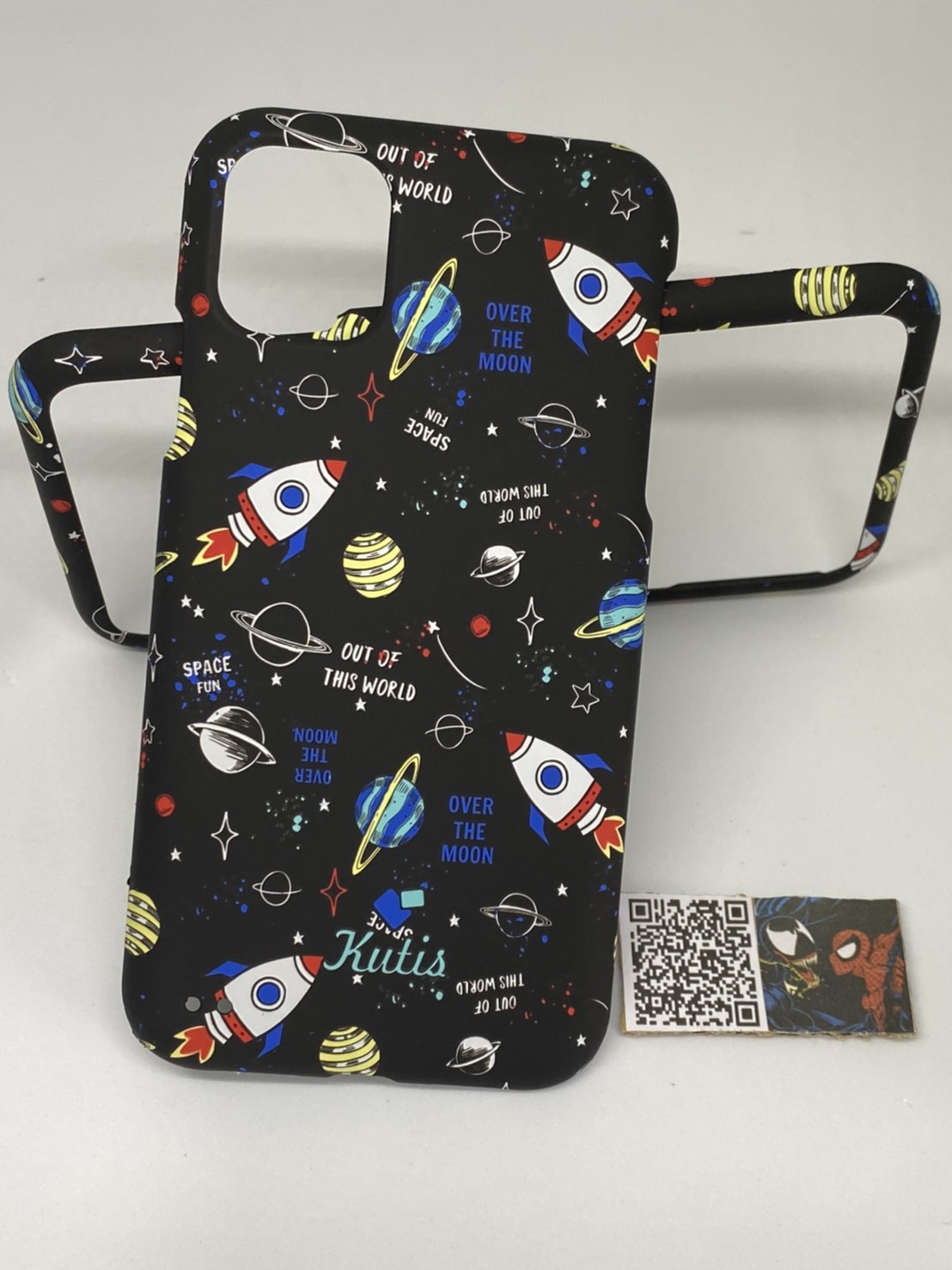เคสคูทิส(Kutis)เคสไอโฟน11G(ลายจรวดอวกาศ)มาใหม่ เคสประกบหน้า-หลัง เคสเรืองแสง เคสลายวินเทจ ร้านSuperhero Klongthom