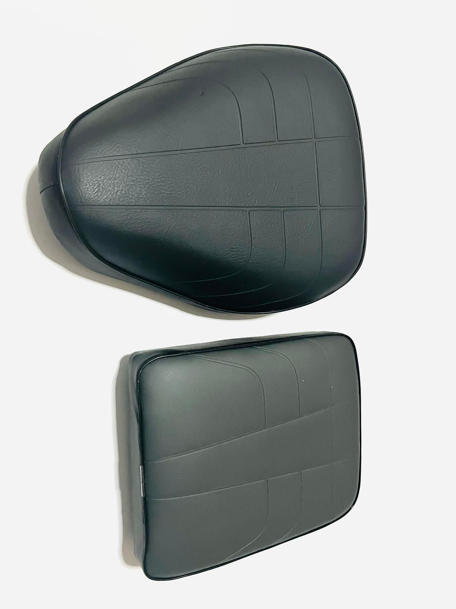 เบาะ 2 ท่อน c70 สีดำสกรีน รุ่นถังแยก รอ