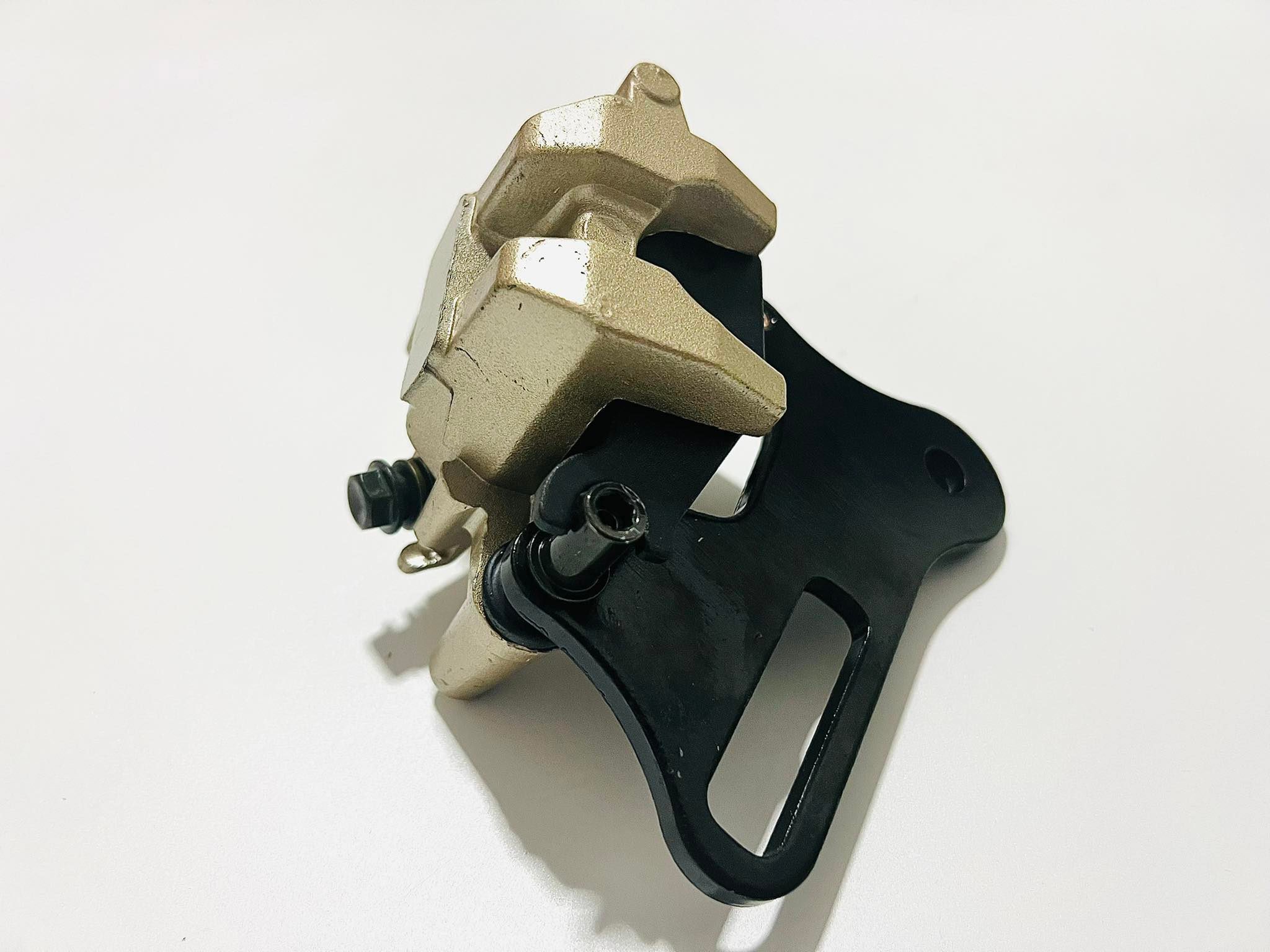 ปั้มดิสเบรคหลังล่างโซนิก sonic L18-17