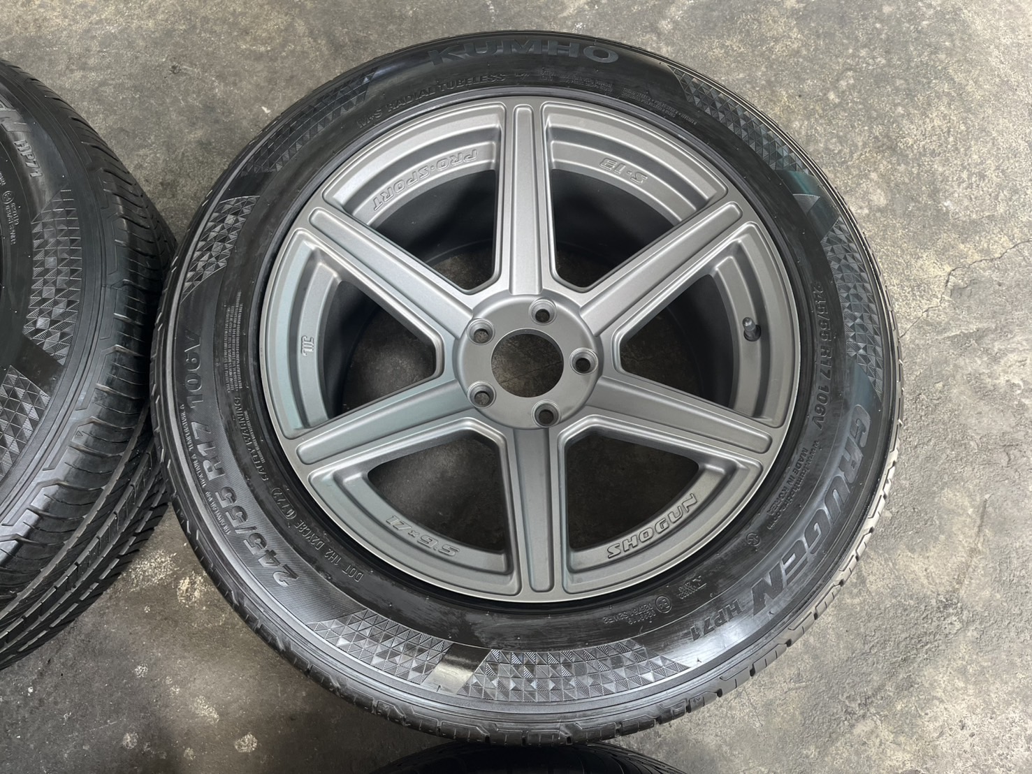 ✨ล้อแม็กแต่ง 5รู114✨SHOGUN ขอบ 17 สีเทา พร้อมยาง 245-55-17 KUMHO💥ปี 22💥
