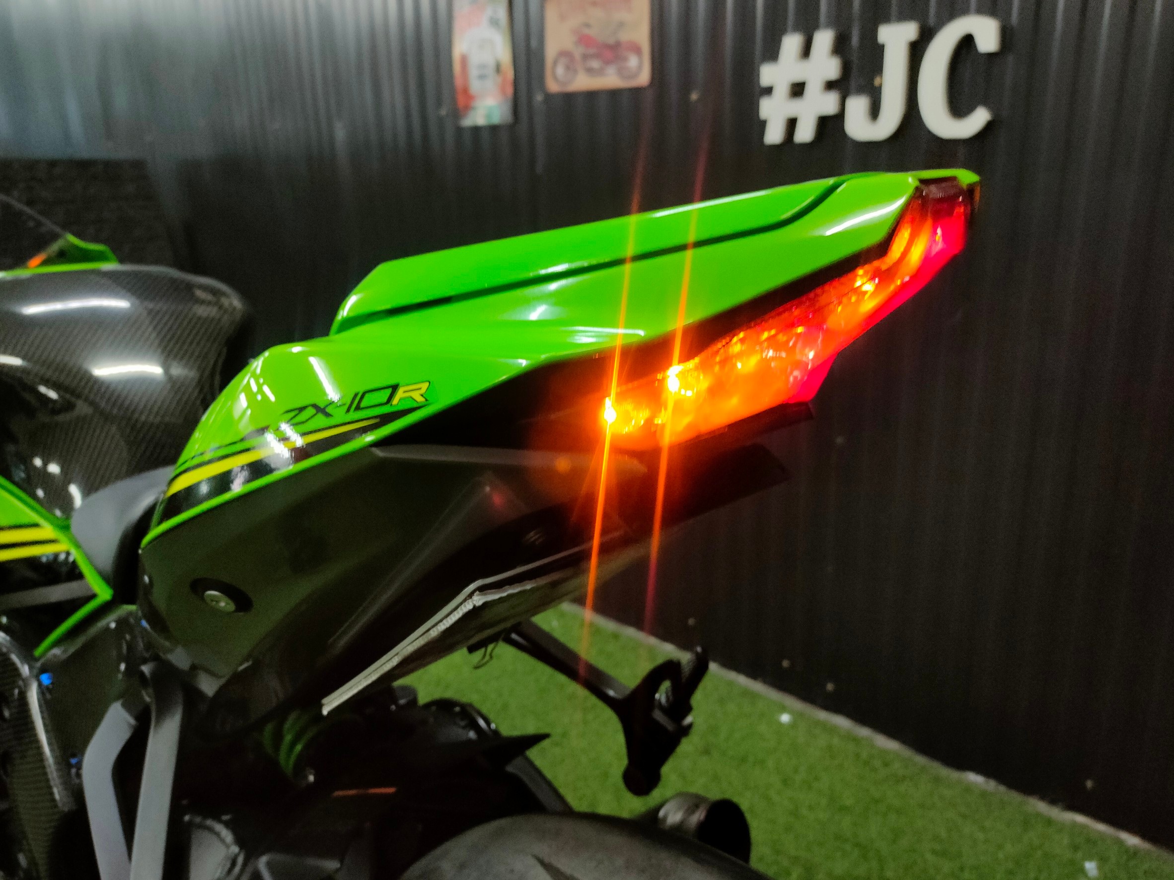 🔥 Rare มากๆคันนี้‼️ #ZX10R กับเลขไมล์ 1,275 กิโลแท้ ของแต่งรอบคัน 😱 รถปี18 สภาพแฝดป้ายแดง‼️