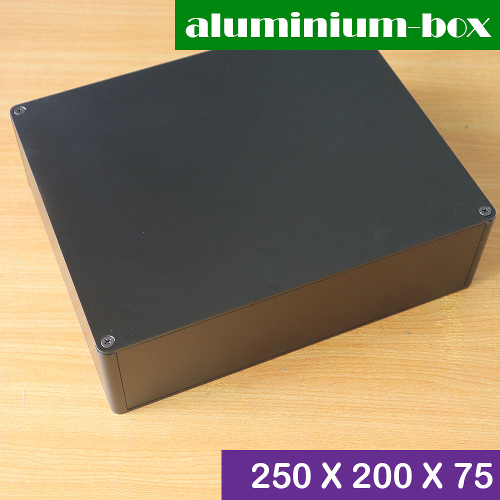 กล่องอลูมิเนียมสีดำขนาด 250 X 200 X 75 มม.