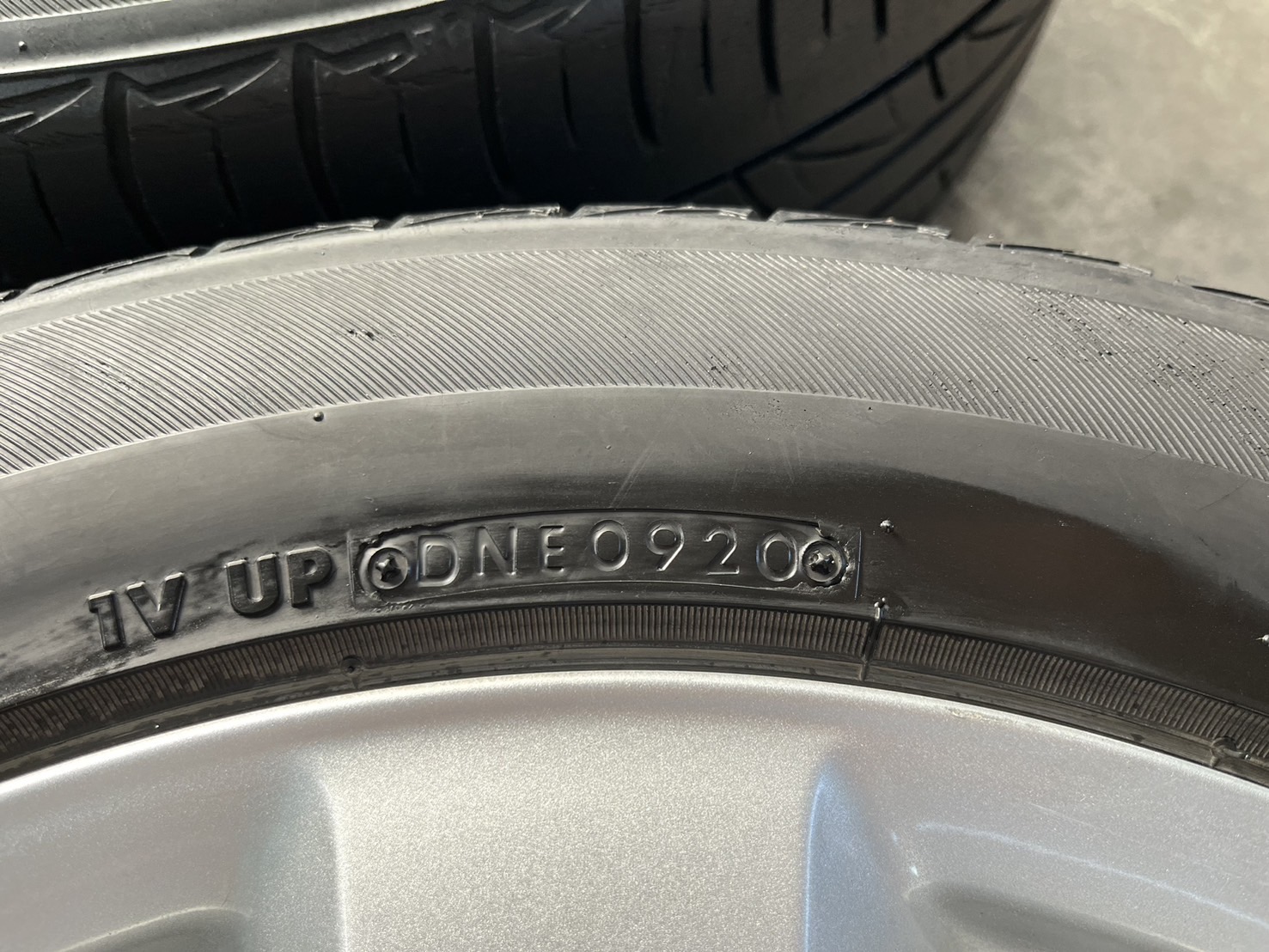 ✨ล้อแม็ก✨ISUZU V-Cross ขอบ 17 พร้อมยาง 225-55-17 Firestone ปี 20