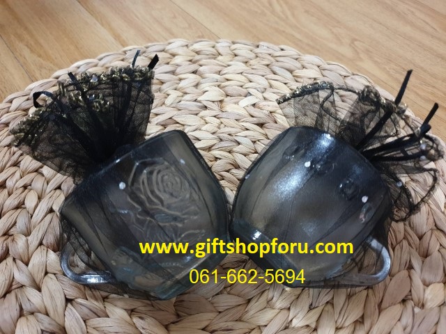 ของชำร่วยงานศพ แก้วใสห่อผ้าดำ