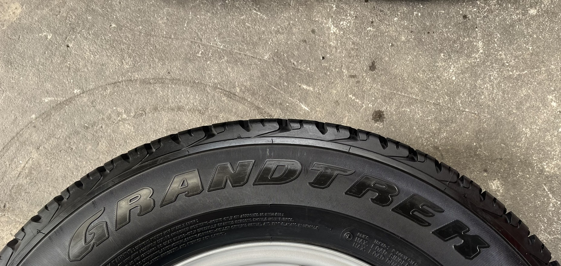 ✨ยางป้ายแดง✨205R16 Dunlop💖สวยกริ๊บ💖เหมาะสำหรับ รถกระบะตัวเตี้ย ,รถกระบะสายบรรทุก