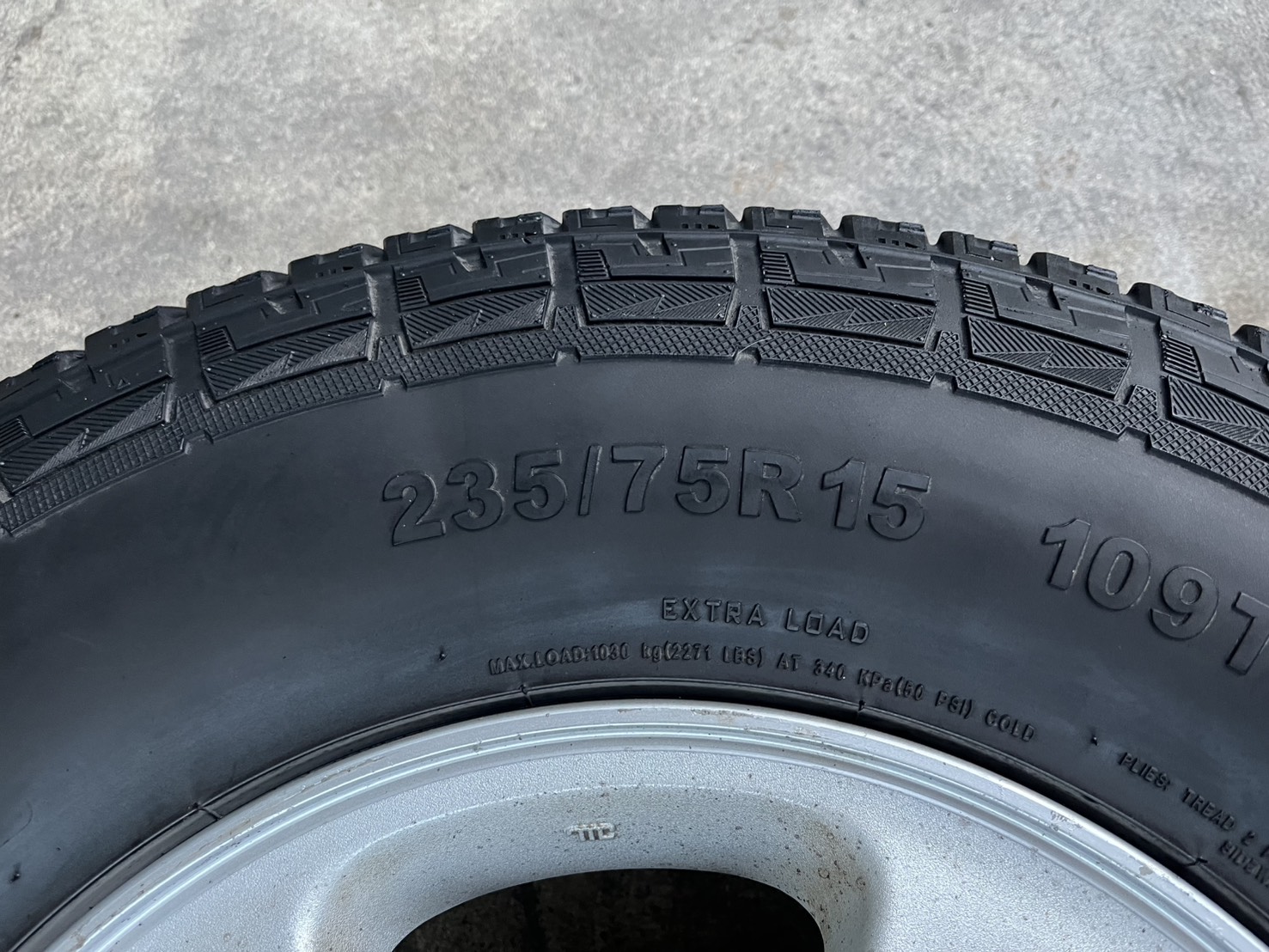 ✨ล้อแม็ก 5รู114✨Mitsu Triton ขอบ 15 แถมยาง 235-75-15 OTANI ปี 20