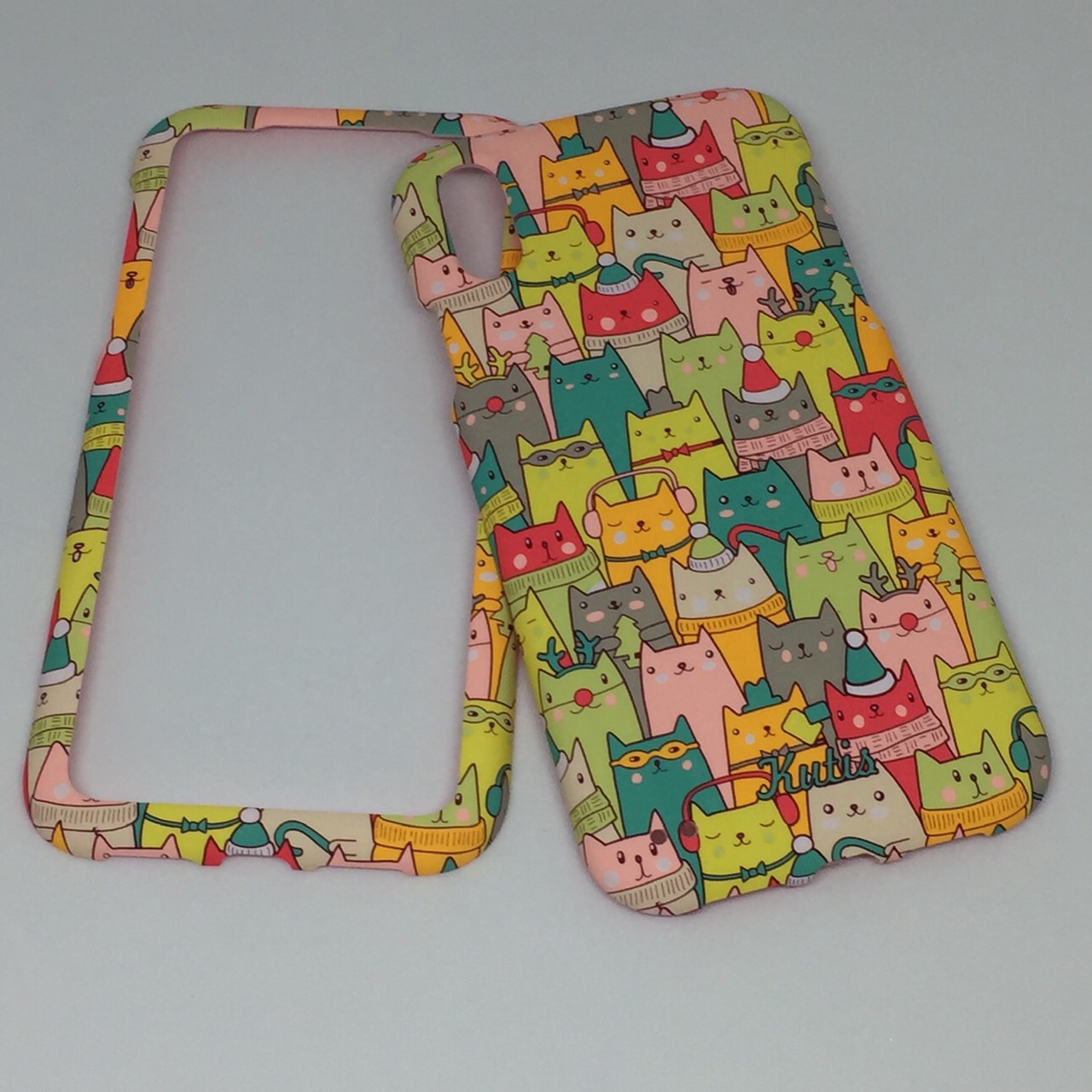 เคสคูทิส (Kutis) ไอโฟนXR(ลายแมวเล็กใส่หมวก)