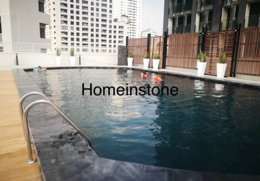 หินปูสระว่ายน้ำ Silver Grey