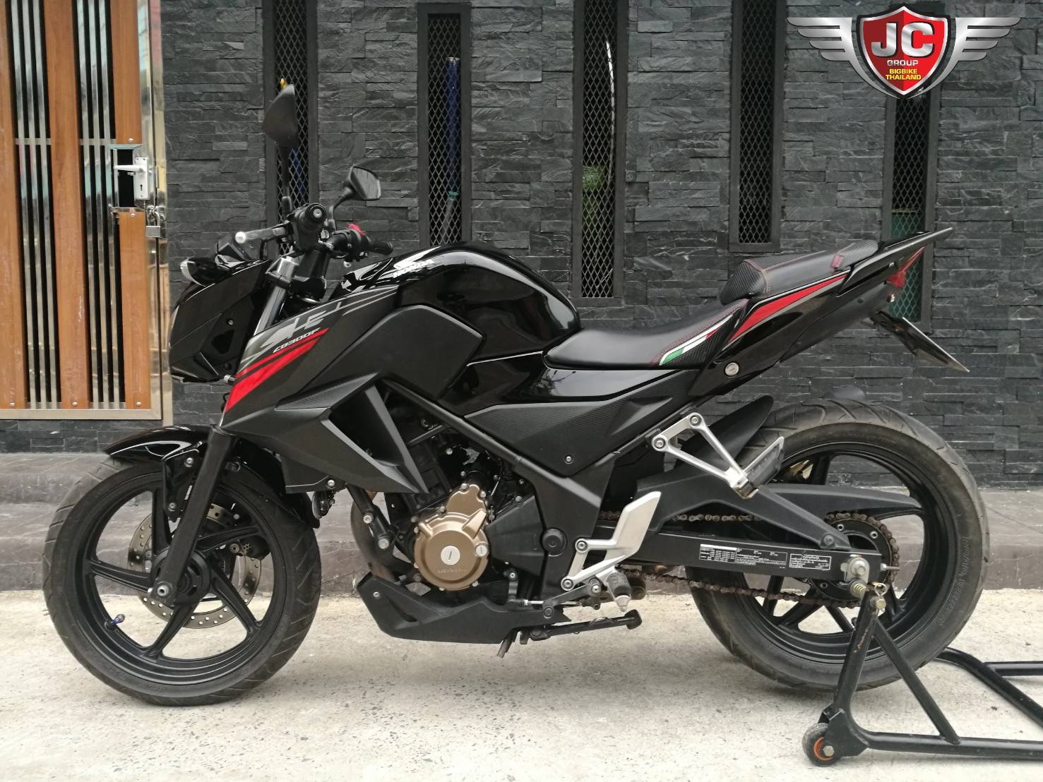 ดาวน์ 900 บาท CB300F ABS 2017รถบ้านมือเดียว มาใหม่