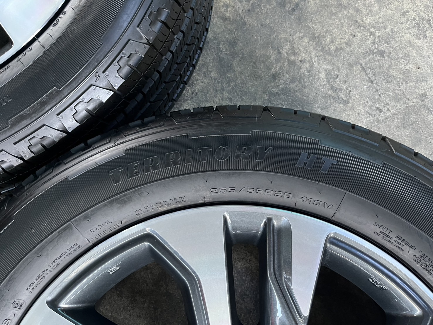✨ล้อแม็ก✨Toyota Fortuner Legender รุ่นใหม่ล่าสุด ขอบ 20 พร้อมยางน้องๆป้ายแดง 255-55-20 GoodYear🌟ปี 23🌟