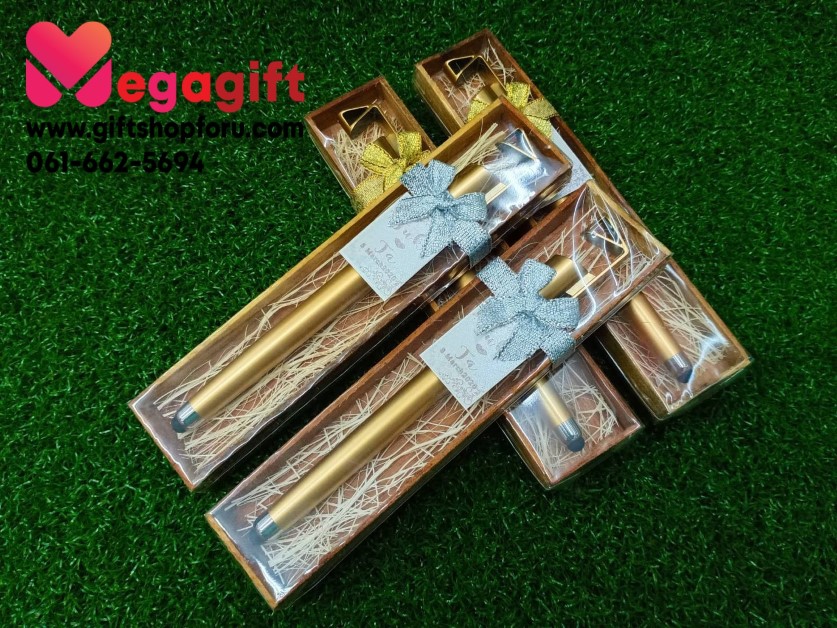 ปากกาลูกลื่นตั้งโต๊ะและทัชสกรีน ใส่กล่องไม้