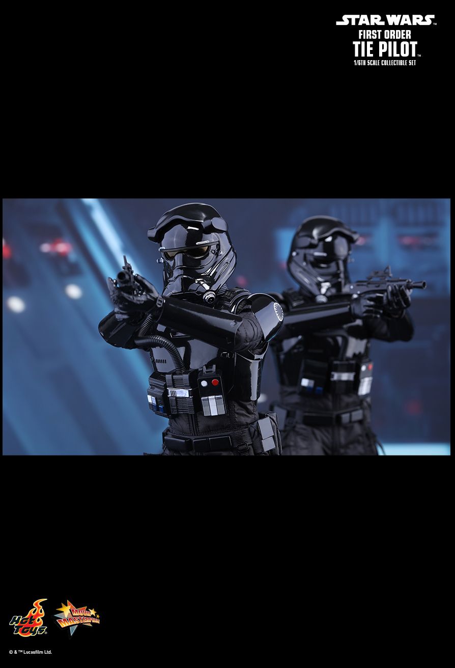 Hot Toys MMS324 STAR WARS: THE FORCE AWAKENS FIRST ORDER - TIE PILOT