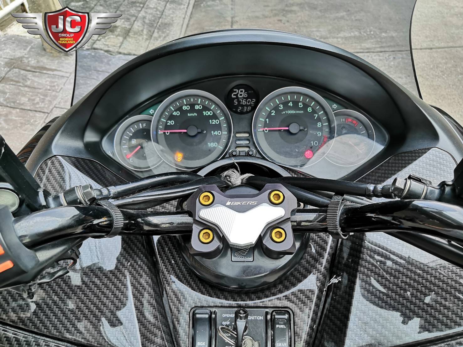 FORZA300 /2015 รถบ้านแท้สภาพพร้อมใช้เครื่องดี สีเดิม ศูนย์ตรง ประวัติดีไม่ล้มไม่ชน