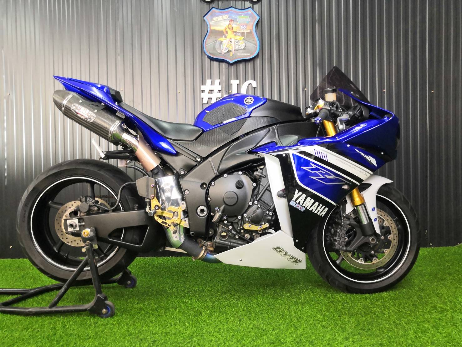 >>>YZF-R1<<< เอเลี่ยน รุ่นไฟ Daylight จดกลางปี 2013