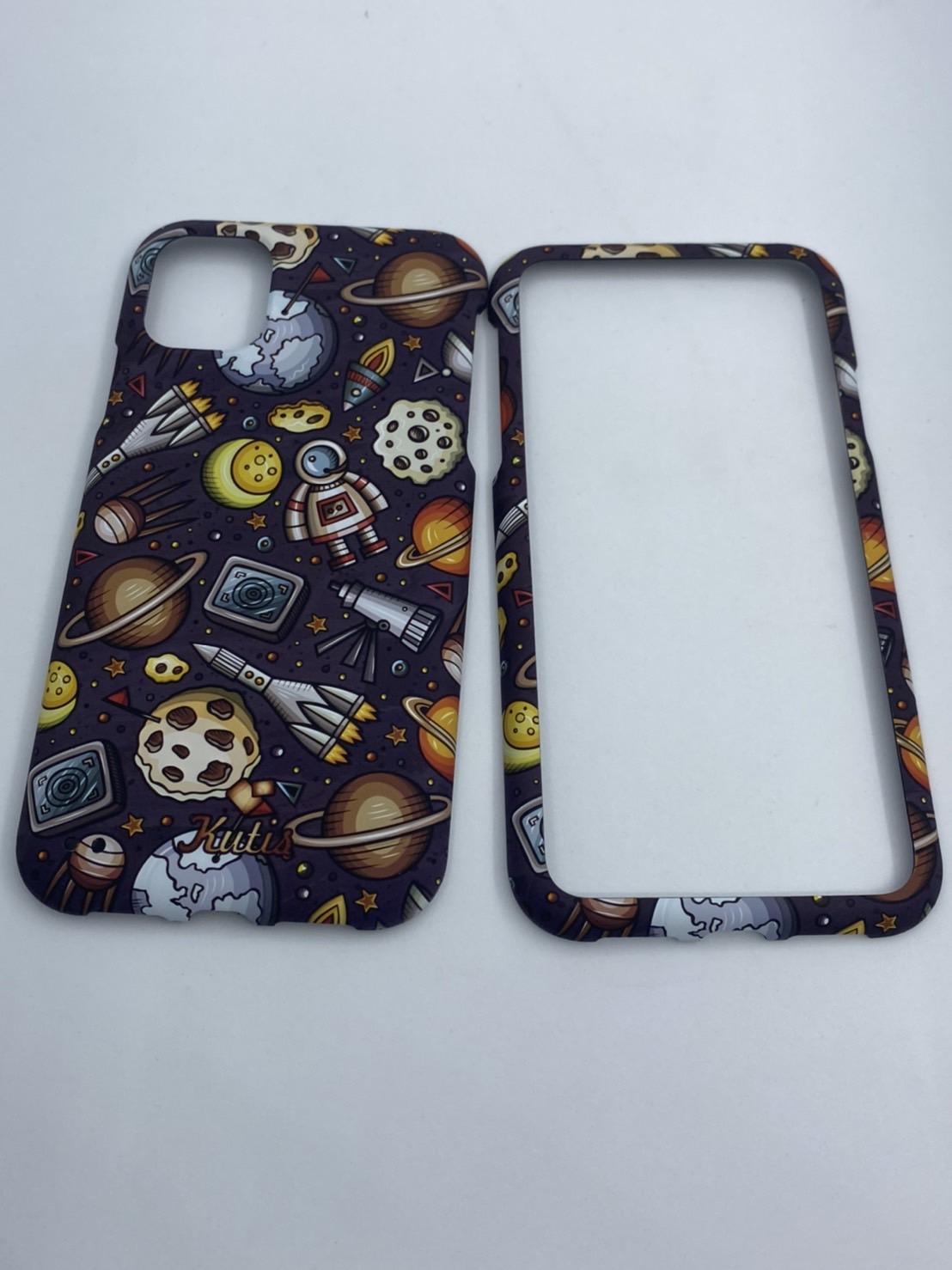 เคสคูทิส(Kutis)เคสไอโฟน11G(ลายรวมดาวอวกาศ)มาใหม่ เคสประกบหน้า-หลัง เคสเรืองแสง เคสลายวินเทจ ร้านSuperhero Klongthom