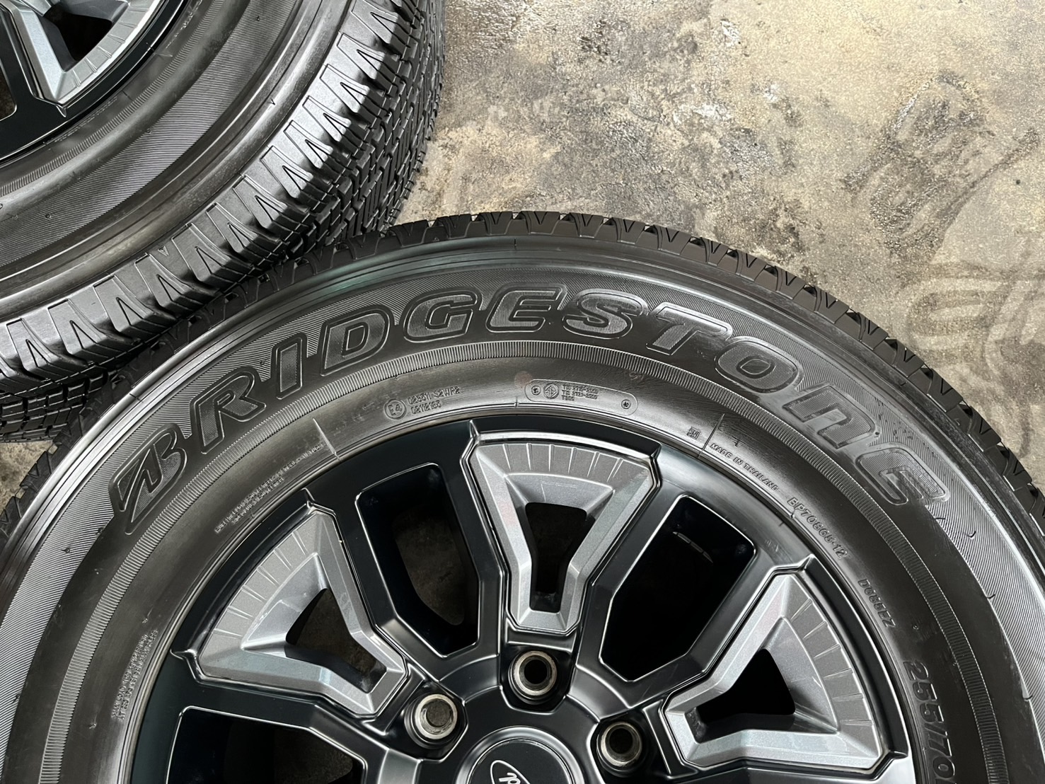 ✨ล้อแม็ก✨Ford Ranger XLS รุ่นใหม่ล่าสุด ขอบ 17 พร้อมยาง 255-70-17 Bridgestone♨️ปลายปี 24♨️