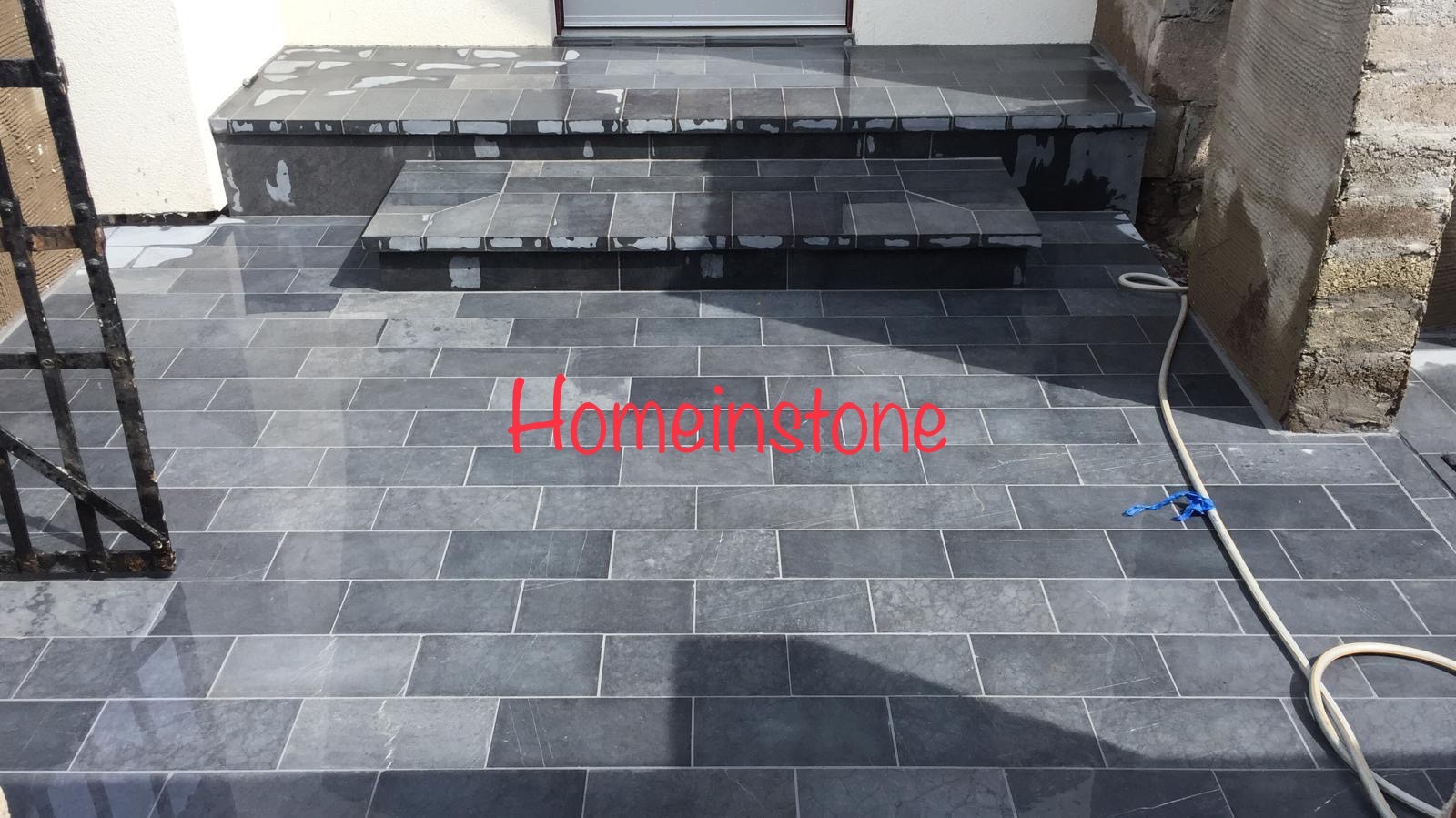 บลูสโตน ผิวโม่ ปูถนน