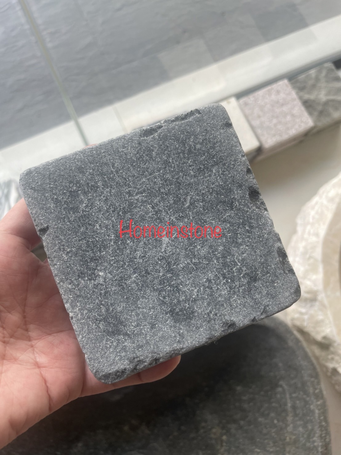 บลูสโตน ผิวโม่ ปูถนน