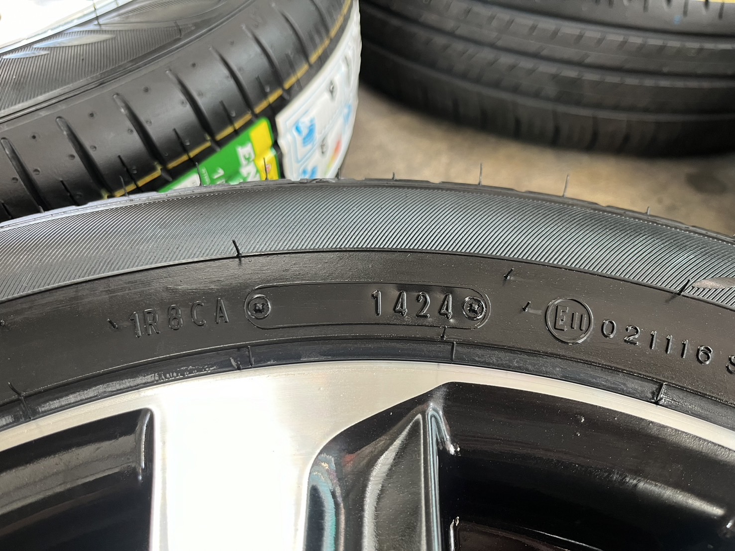 ✨ล้อแม็ก✨Toyota Vios 8 ก้าน ขอบ 15 ดำหน้าเงา พร้อมยางใหม่💯185-60-15 Dunlop♨ปี 24♨