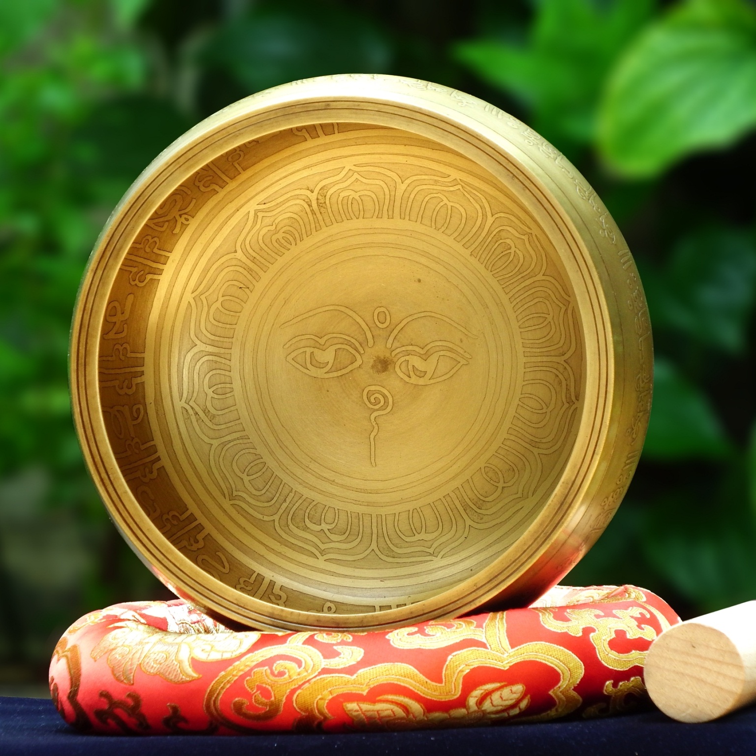 Tibetan Singing Bowl ขันทิเบต(ทองเหลือง) งานทำมือโดยช่างฝีมือชาวเนปาล (17 cm.)