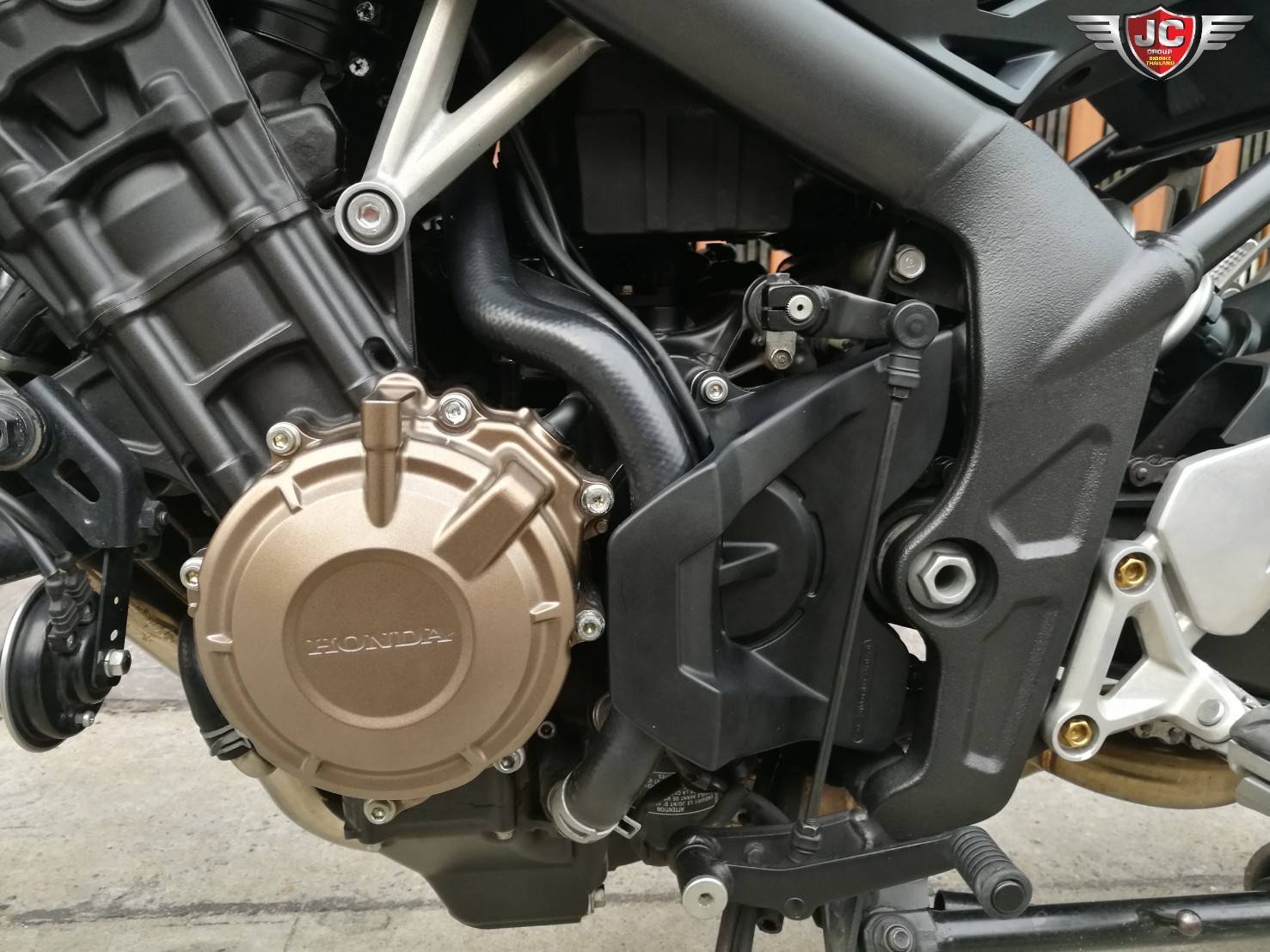 นางฟ้าแต่งเต็ม CB650F LED ไมล์แท้หมื่นกว่าโล