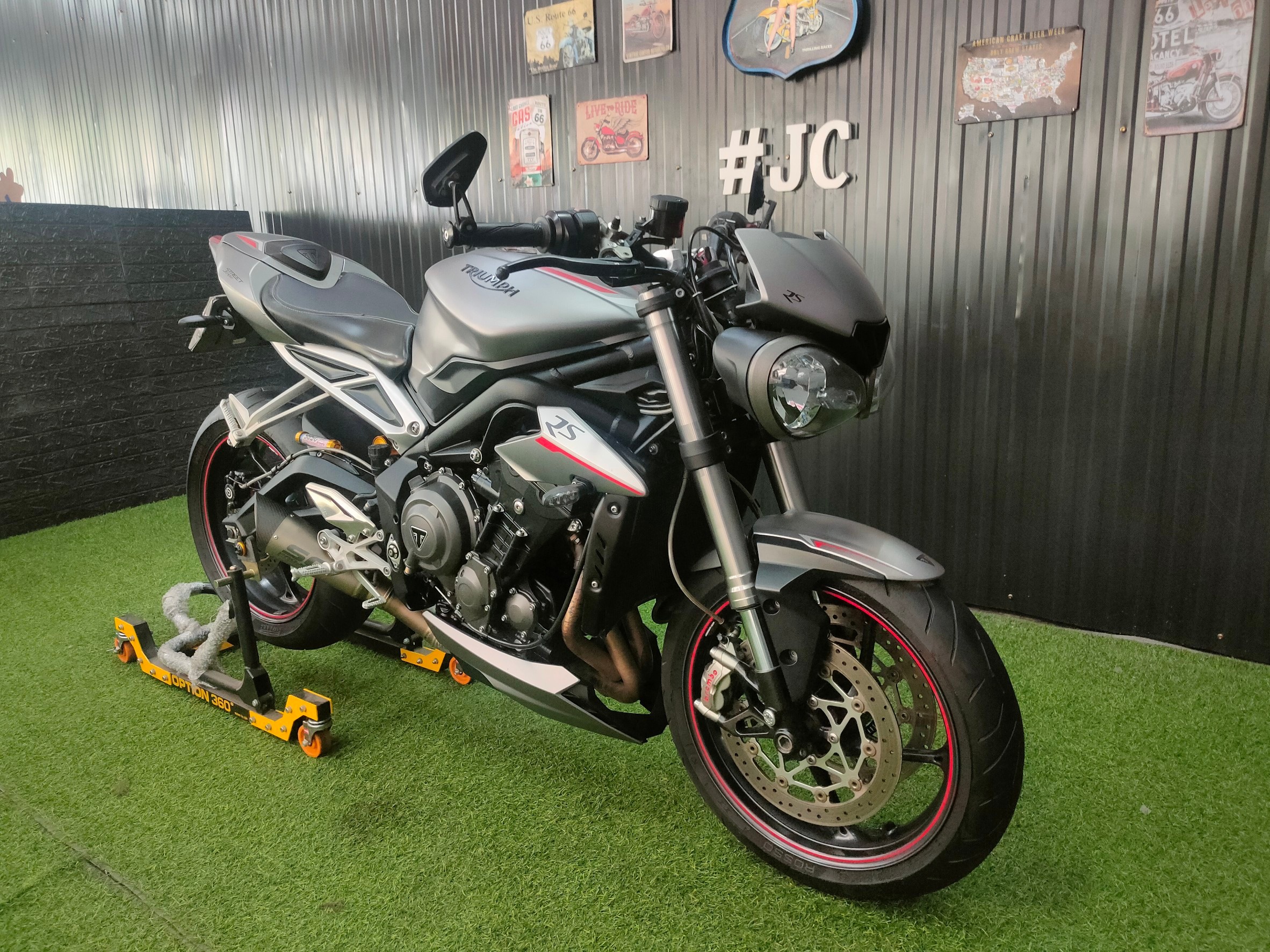🏍💨 ที่สุดใน Naked คลาส 800 จากแดนผู้ดี 🤗 🇬🇧 Triumph 🇬🇧 Street Triple 765 RS รถออกปี 2019