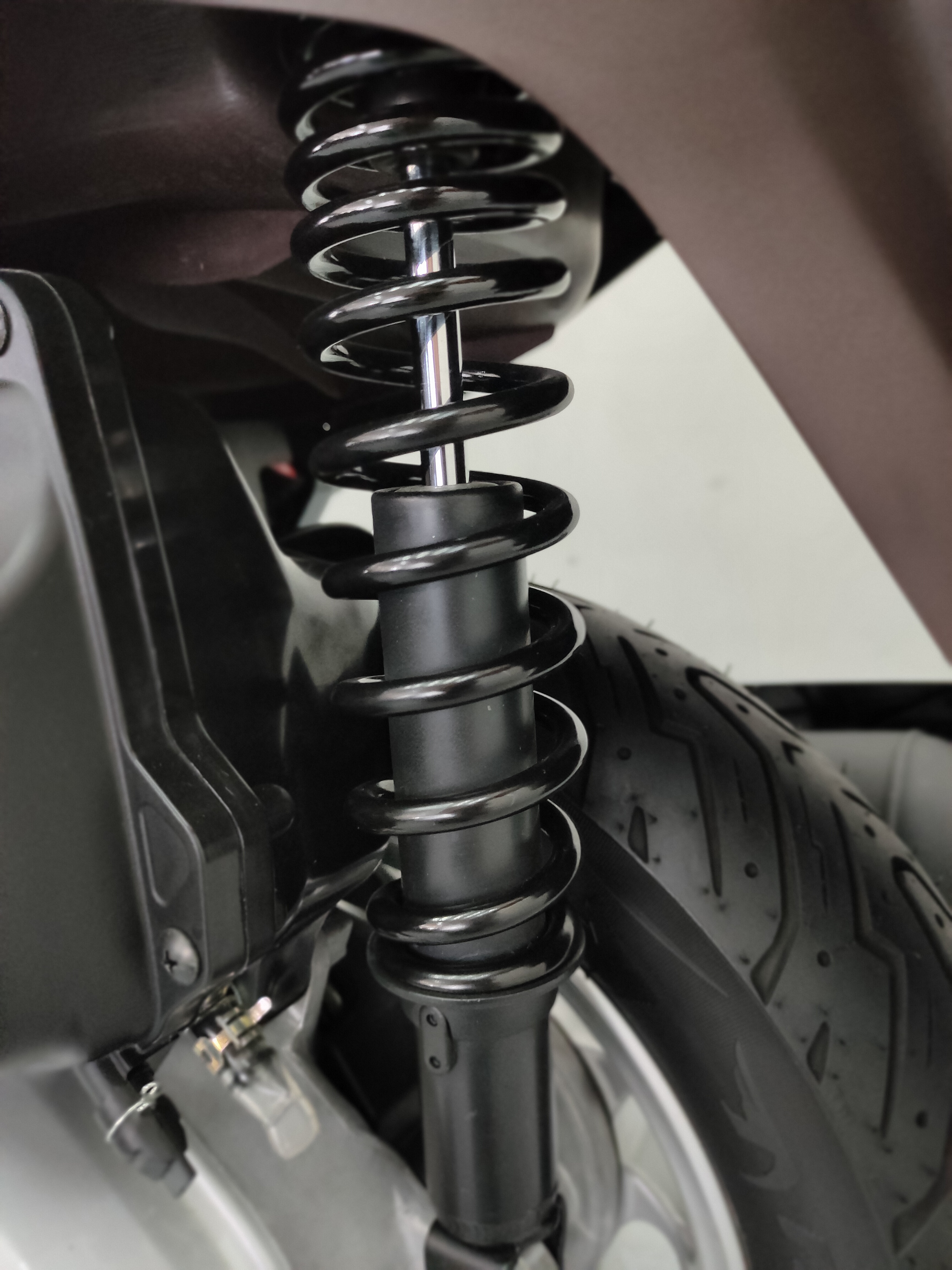 อร๊ายย‼️หรีดร้อยโล 😱 AII NEW LEAD125 4V ปี 2023 แท้ สายจอด 1xx โลแท้ๆ สภาพนี้ป้ายแดงชัดๆ 💥