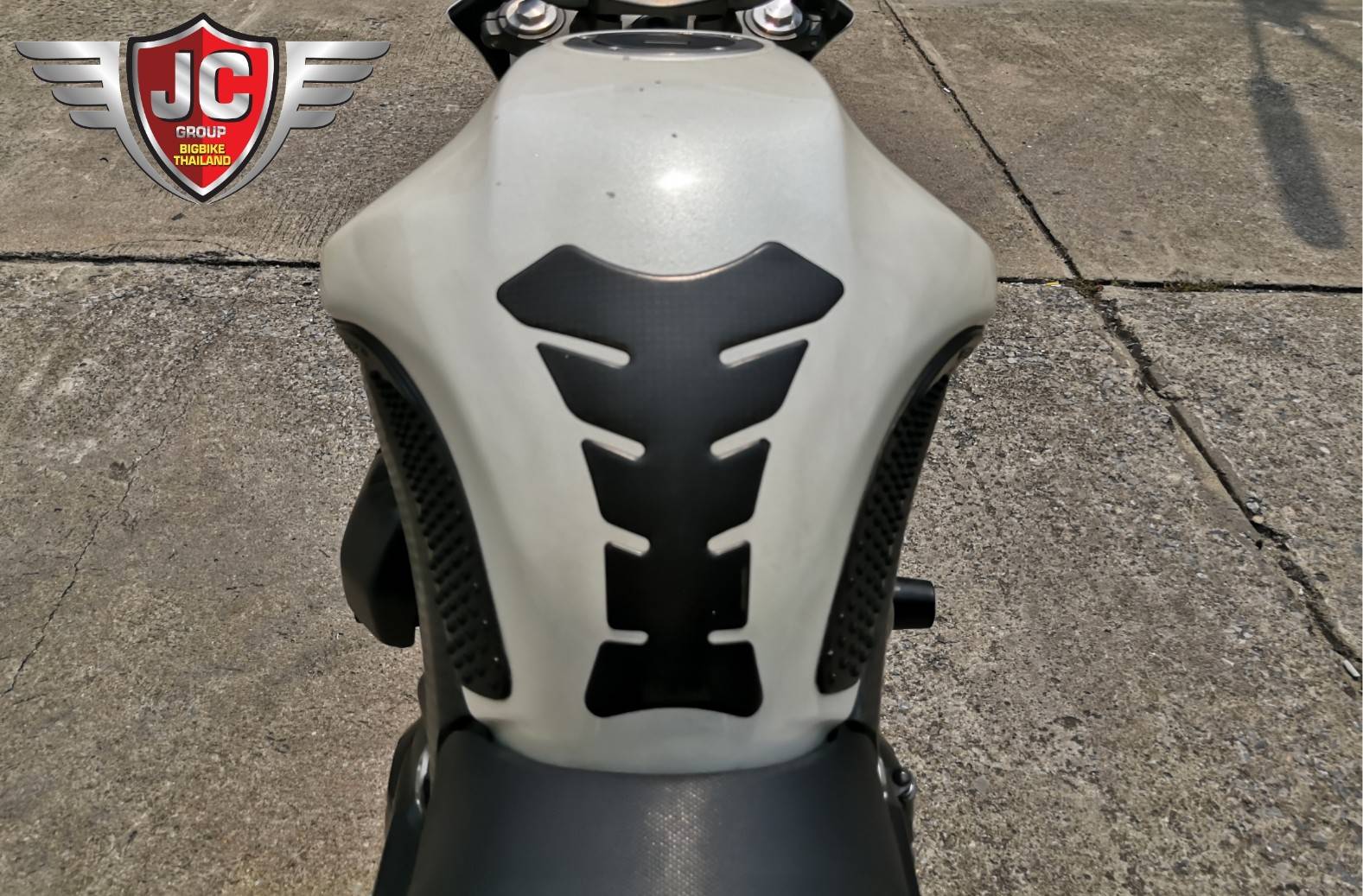 ER6N (ABS)---จดทะเบียนปี 2011 ✨650 ราคา 300 เครื่องเดิมๆ ชุดสีตามภาพ