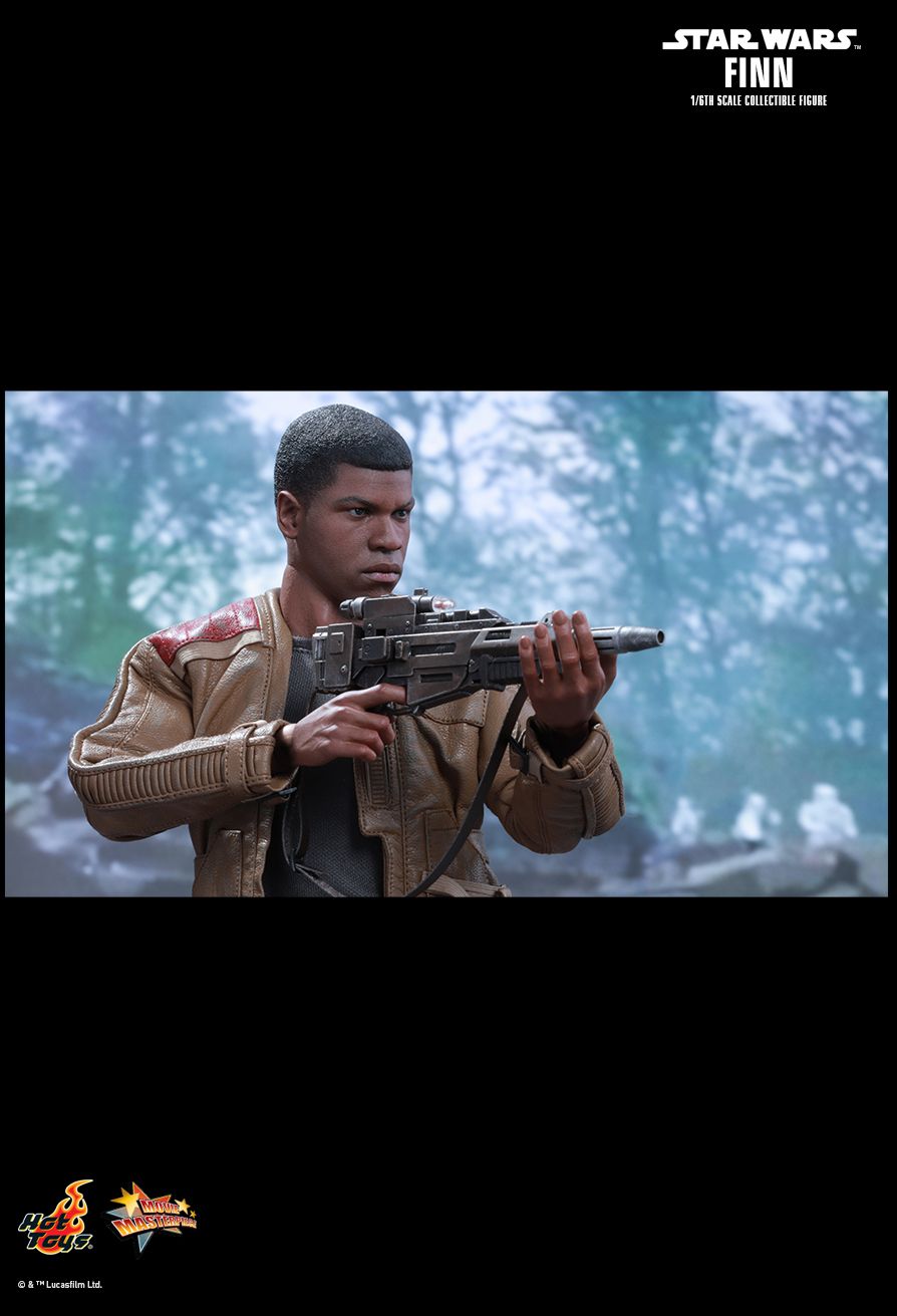 Hot Toys MMS345 STAR WARS: THE FORCE AWAKENS - FINN