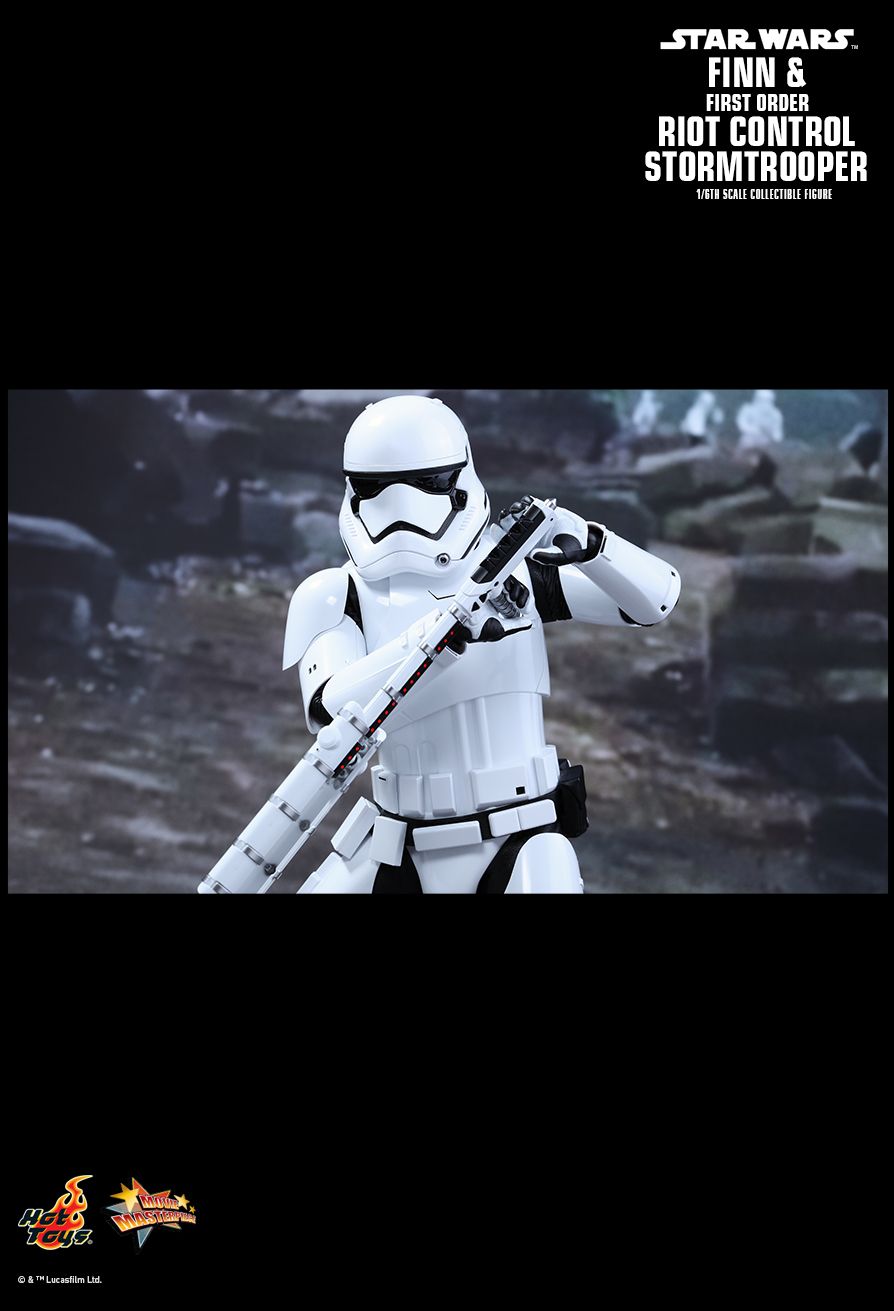 Hot Toys MMS346 STAR WARS: THE FORCE AWAKENS - FINN & STORMTROOPER