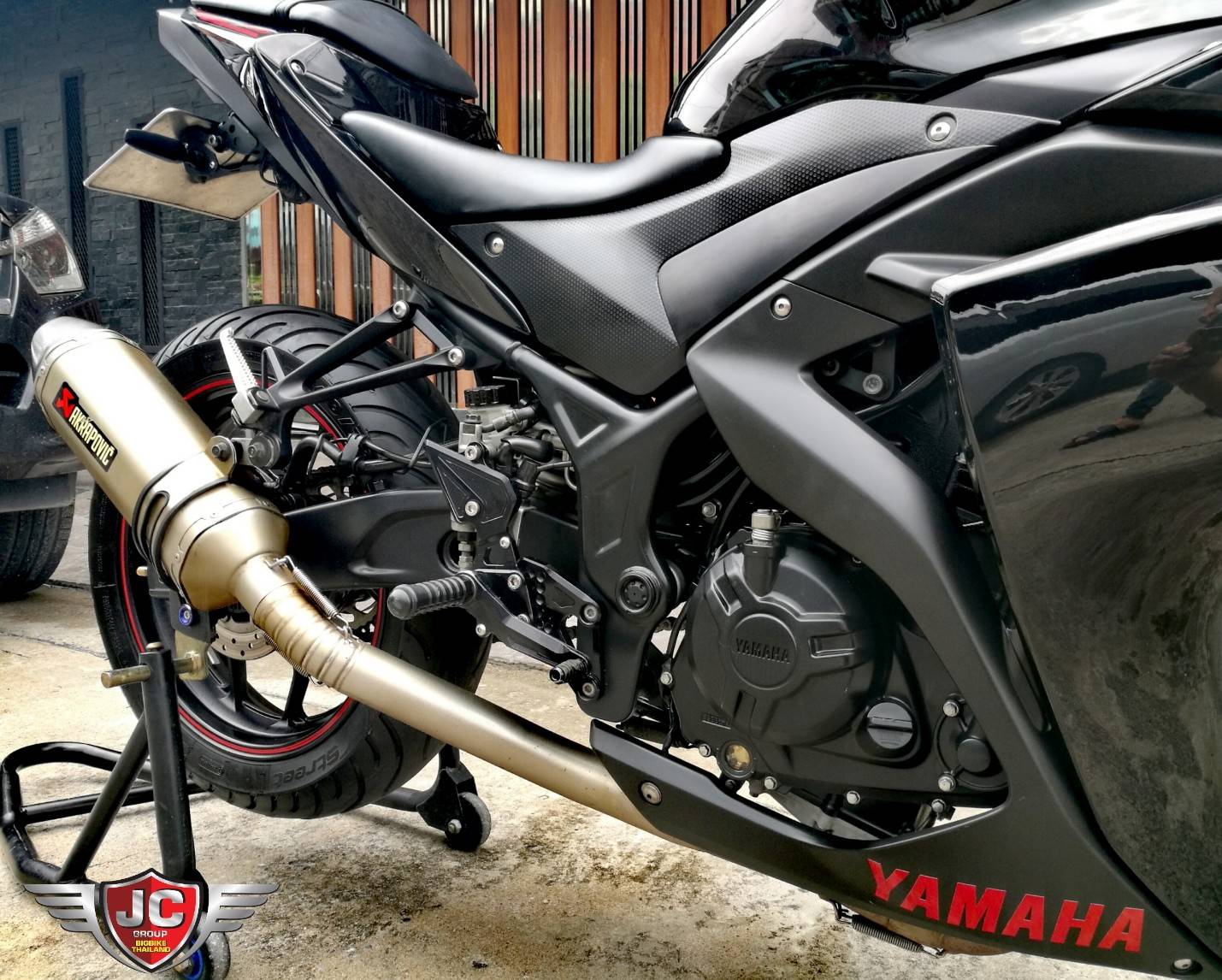 "หล่อซะขนาดนี้ ไม่จัดไม่ได้แล้ว"R-3 รถบ้านมือเดียว