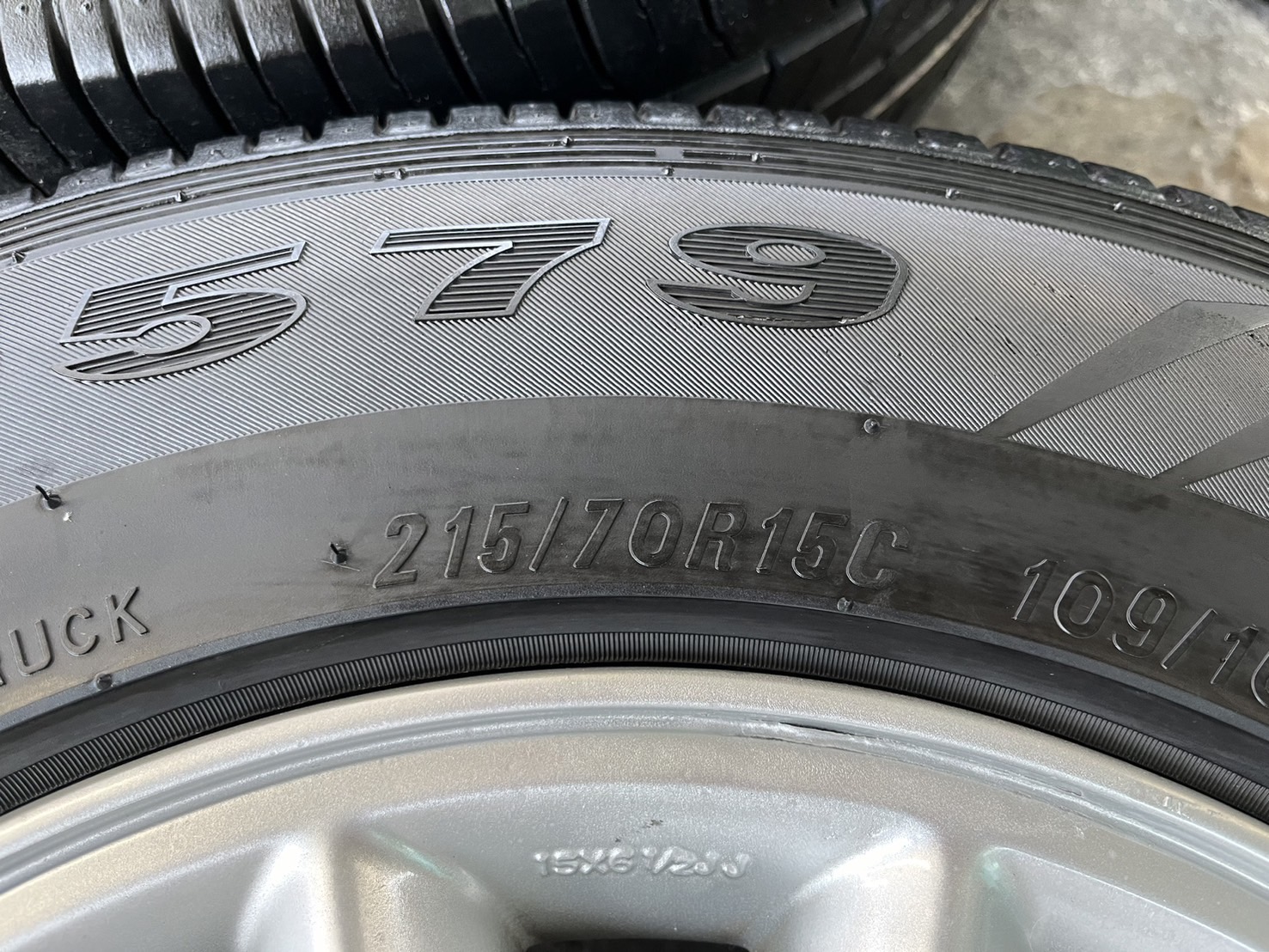 ✨ล้อแม็ก✨ISUZU D-Max ขอบ 15 แถมยาง 215-70-15 Maxxis ปี 21