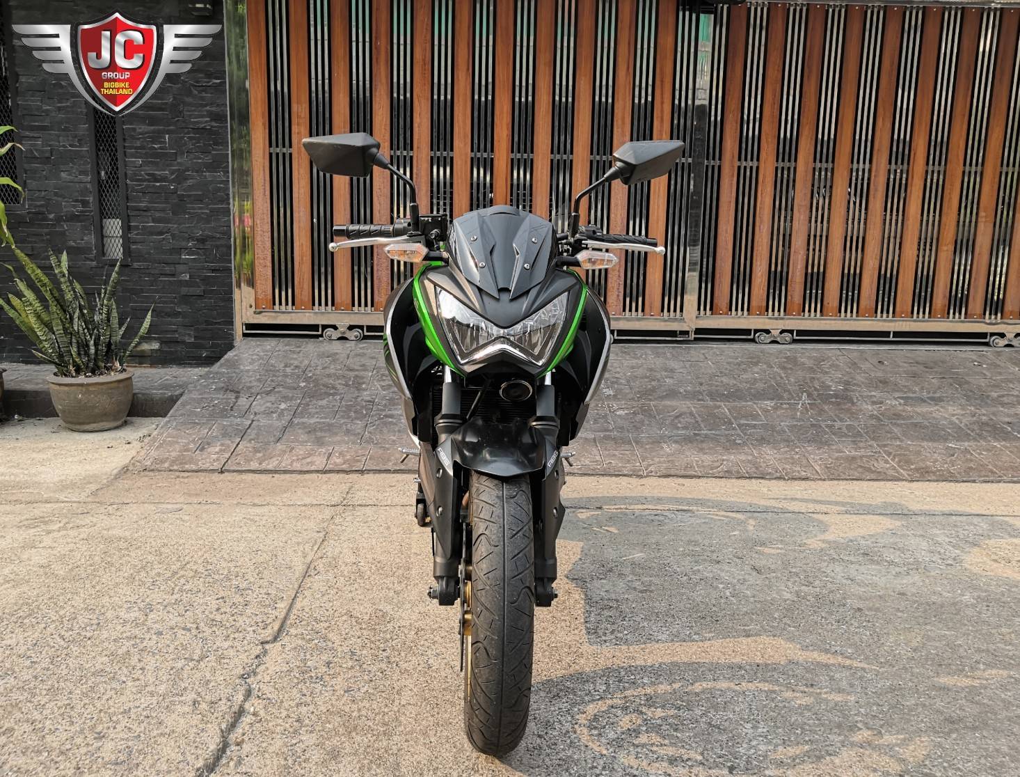 Z300abs ปี 2017 โปรแรงส์💥รวมออกรถ ⭕️ บาท พร้อมผ่อนสบายๆเพียง 2,890 ×4 ปีเท่านั้น 😎รถมือเดียวเดิมๆไมล์หมื่นกว่าโล 🎌