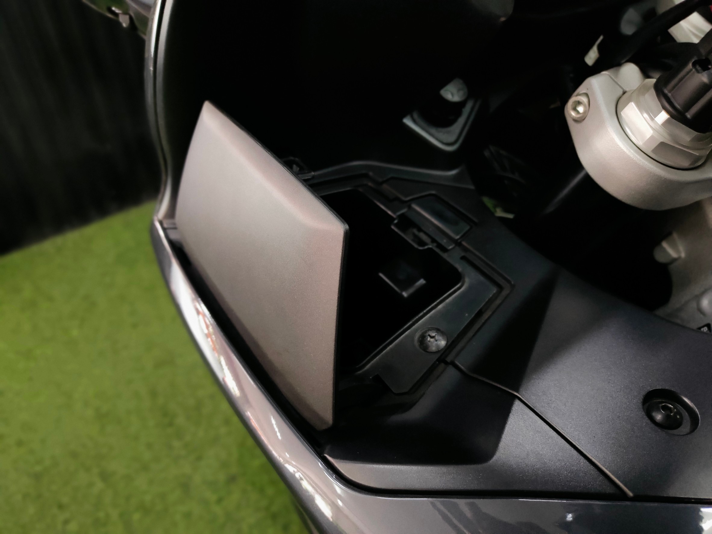 Sport Touring ตัวพรีเมียมจากค่าย YAMAHA รุ่น FJR1300AS ตัวท๊อป Autoclutch ขับเพลาปลายปี 2018 แท้สายจอดไมล์ 2,xxx 😎 โฉมปัจจุบัน...นับคันได้เลย‼️